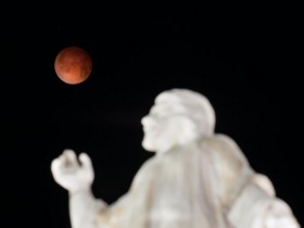Las mejores imágenes del eclipse lunar